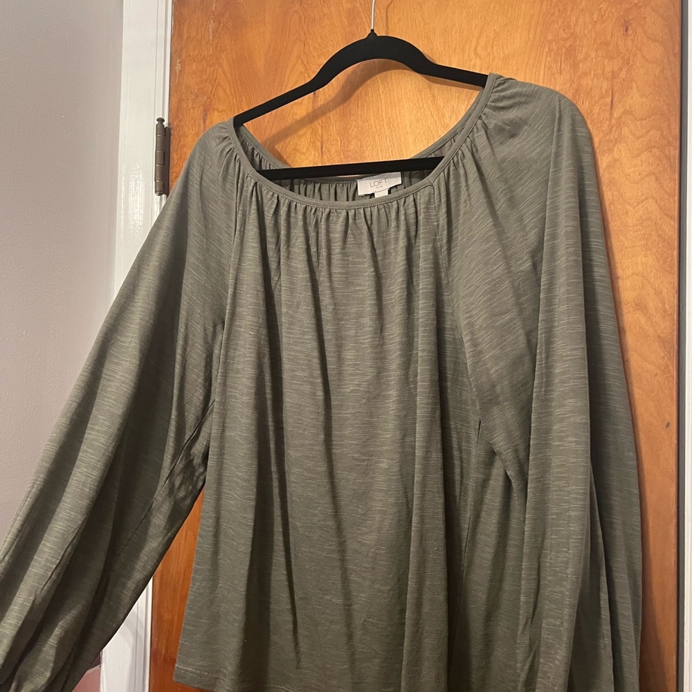 Army green LOFT top